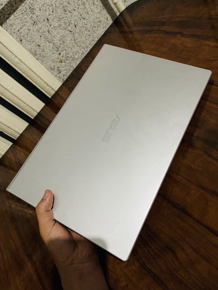 Asus core i3 2kun 18 soat ishlagan yangi bn bir xil