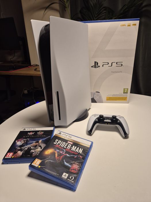 Playstation 5 Disk Edition + 3 игри