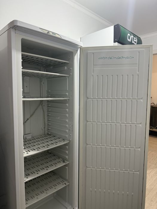 Морозильник вертикальный