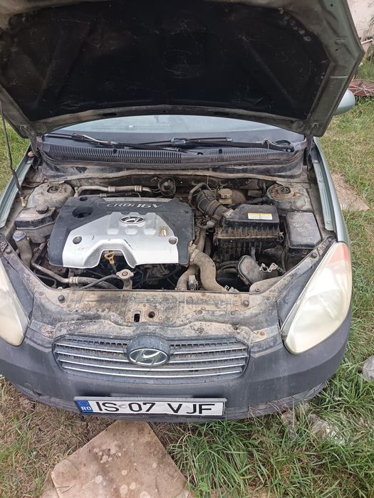 Dezmembrez hyundai accent 2016
