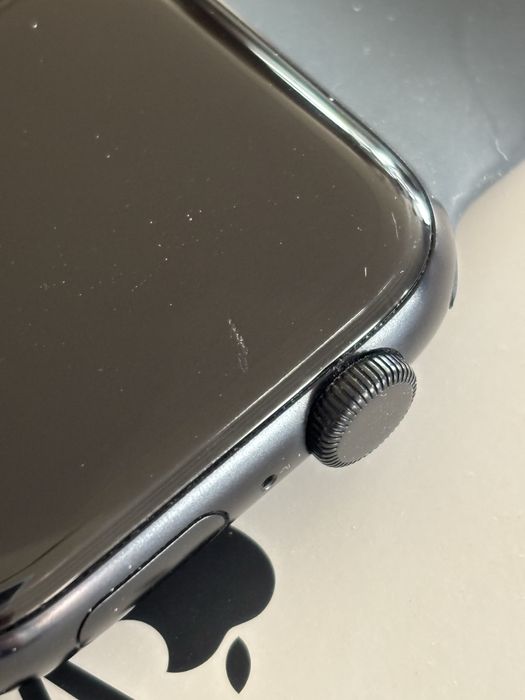 Смарт часовник Apple Watch SE2