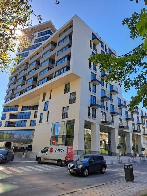 ПРОДАВА:Тристаен луксозен апартамент Чайка