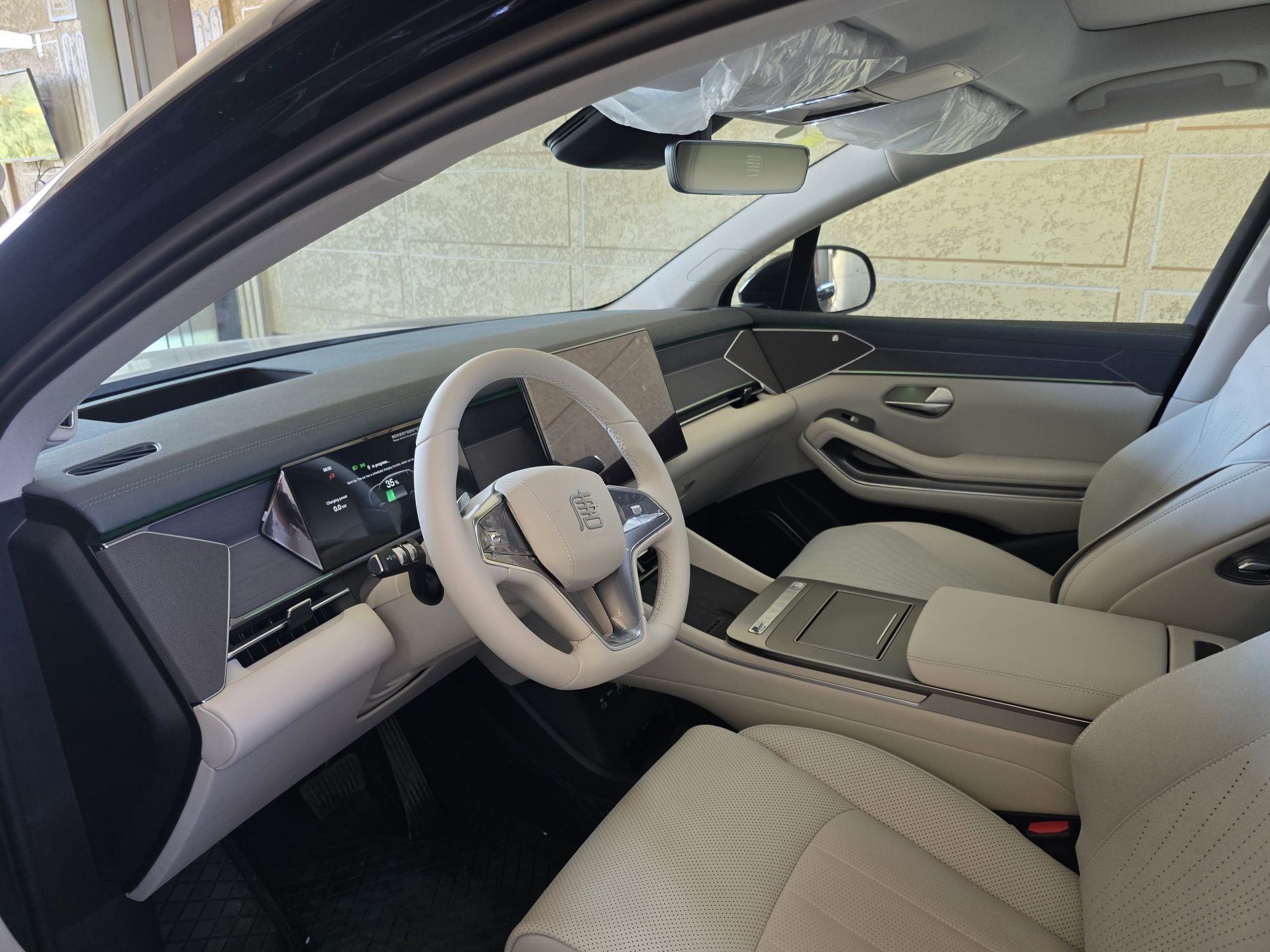 Byd tang L 4 wd ev full 2025 04