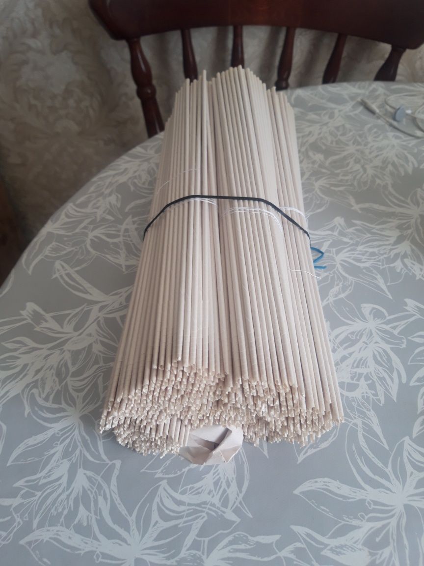 Трубочки из бумаги для плетения.