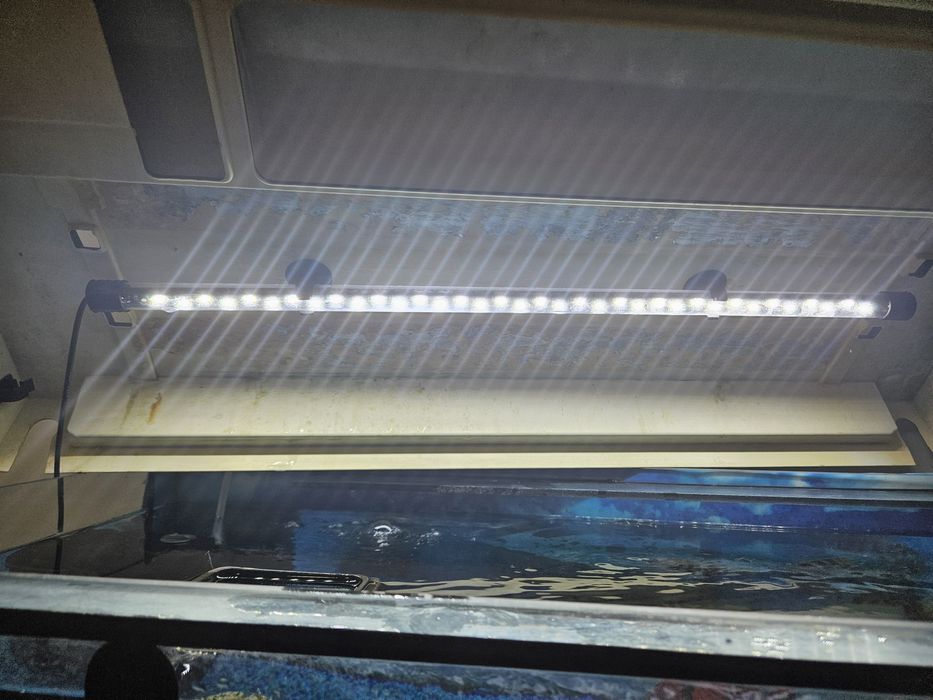 Led 58 cm cu ventuze pentru acvariu