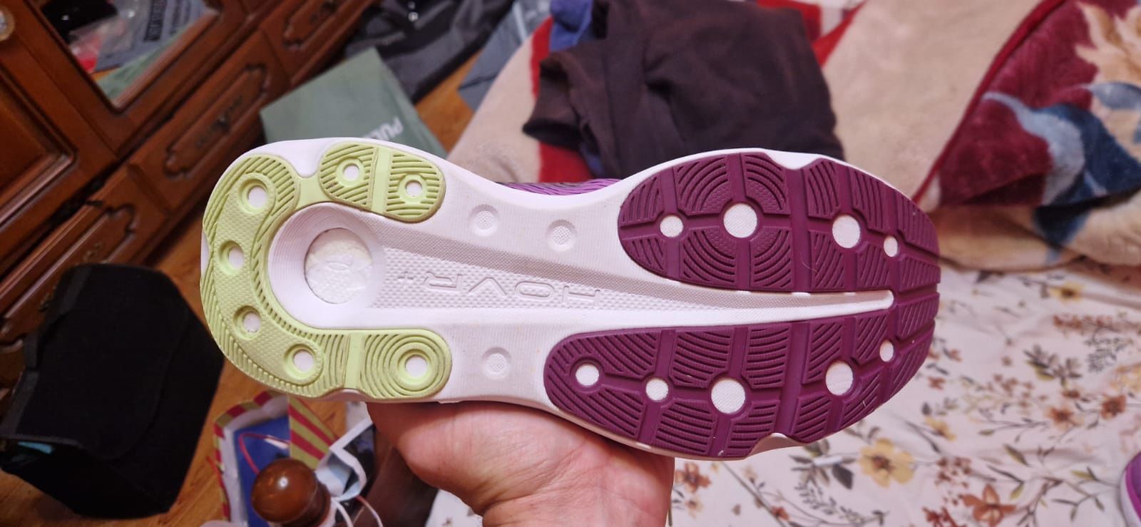 Vand adidasi Under Armour