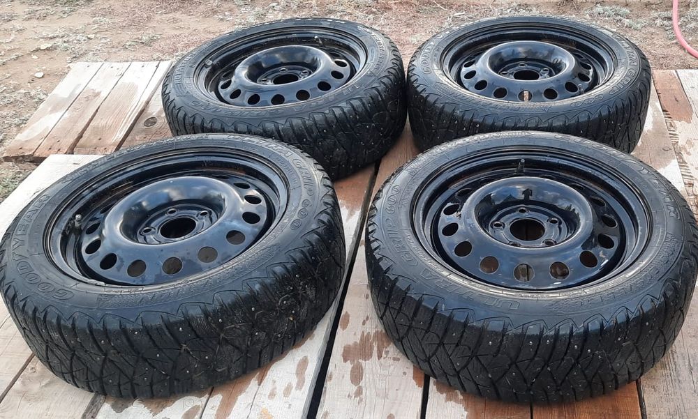 Продам зимний шины с дисками  R16. 205x55