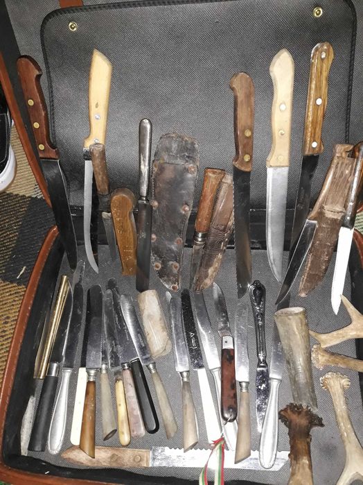 Стари ножове всичко на куп