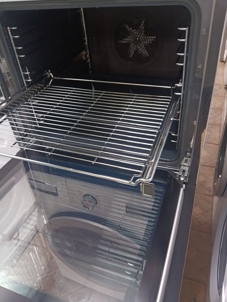 Като нова иноксова печка за вграждане Миеле Miele  с 2 години гаранция