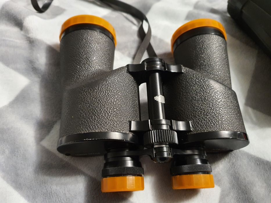 Vand binoclu 10×50