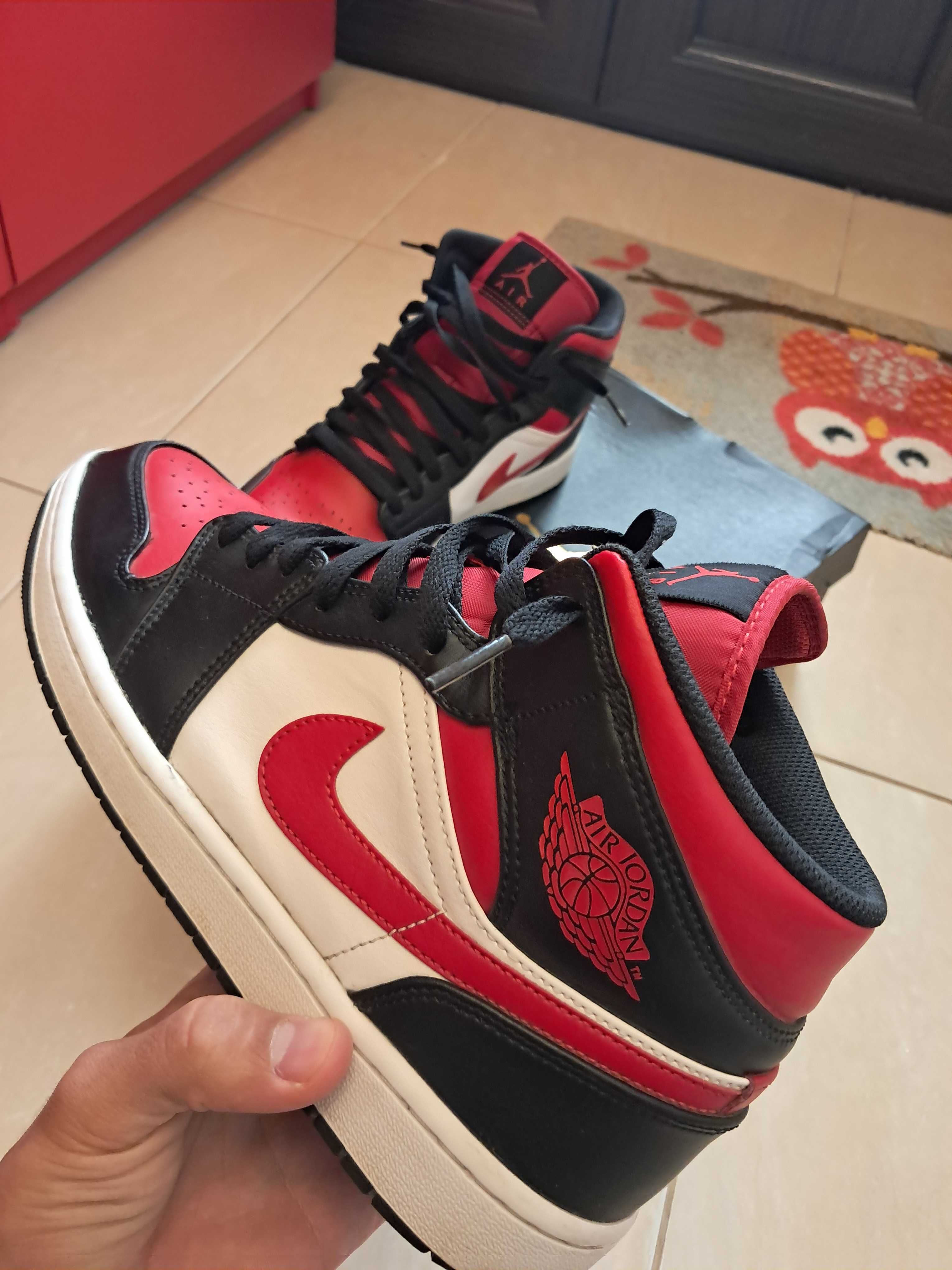 Adidasi Nike Air Jordan 1 (j1 red fire mid) 44