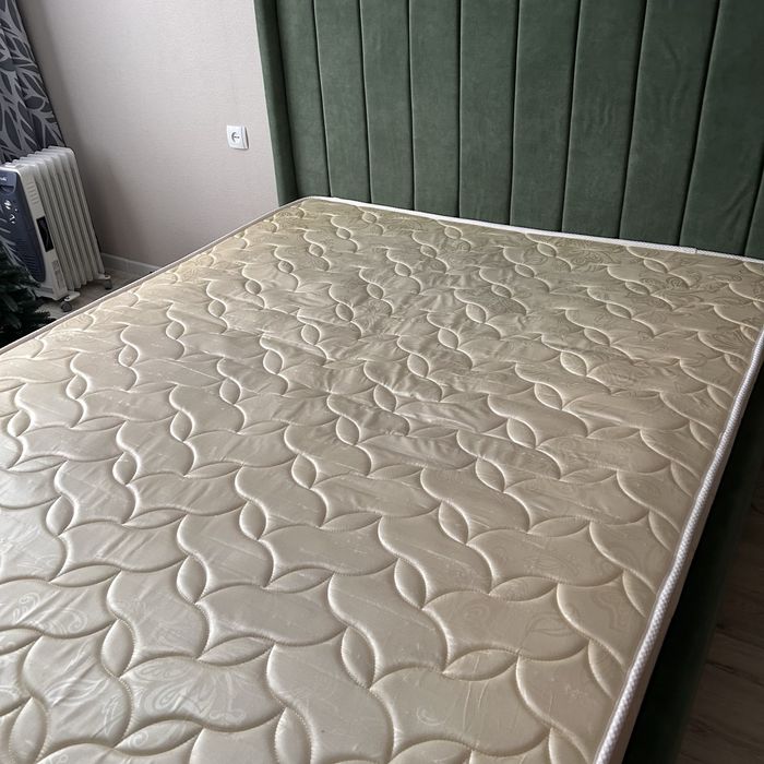 Продам матрас в отличном состоянии