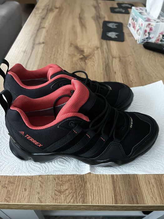 Дамски туристически маратонки адидас Terrex