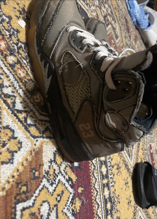 Jordan 5 off ehite