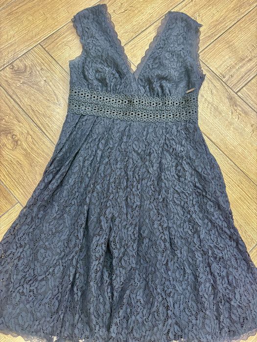 Черна рокля GUESS