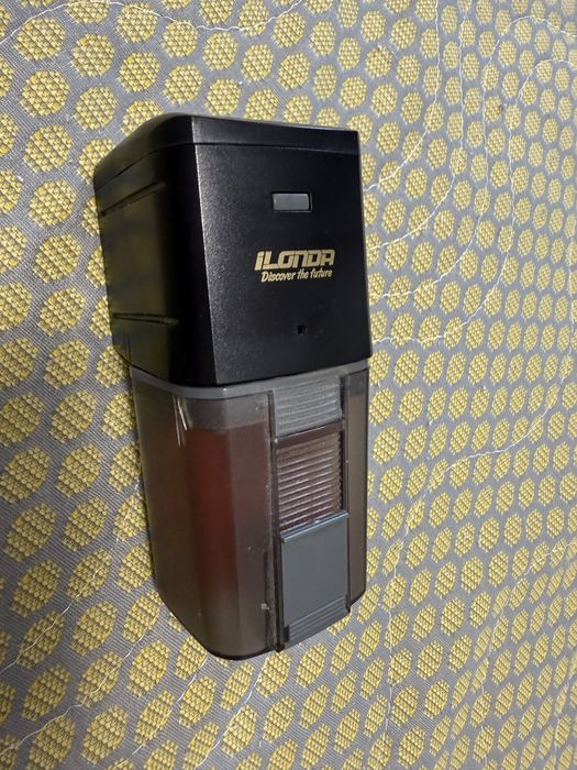 Hranitor automat peste pesti