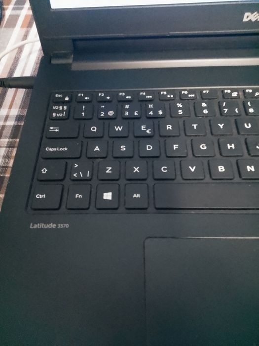 Лаптоп за работа и леки игри