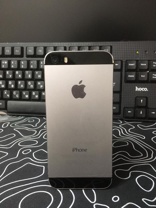 iPhone 5s space grey