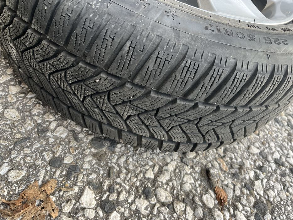 Зимни гуми-225/50/17-Dunlop