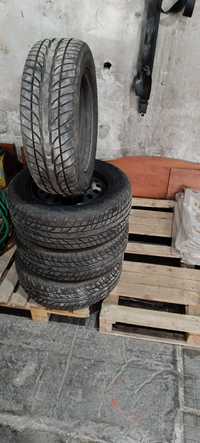 Метални джанти с гуми