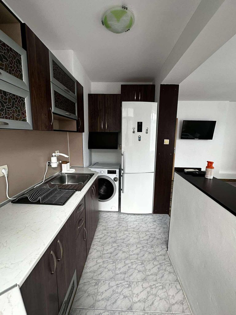Дава се под наем Етаж от къща в Обзор - 120 кв.м за 1020 € - Снимка #1