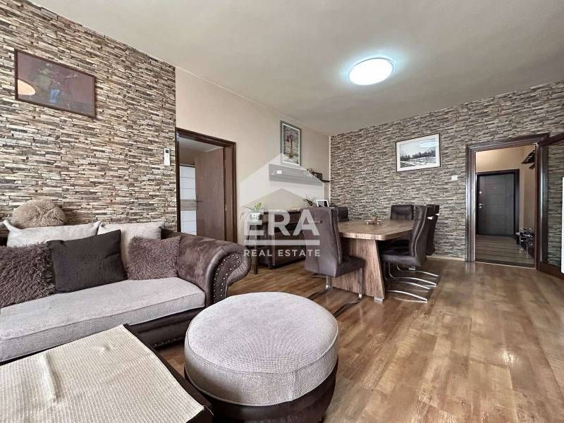 Продава се Четиристаен апартамент в София, Център - 106 кв.м за 4057 €/кв.м - Снимка #1