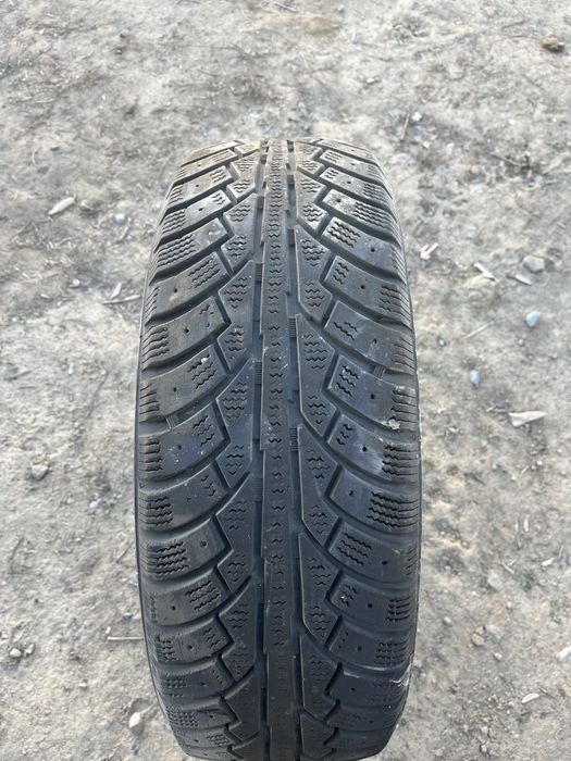 Продам зимнии шины