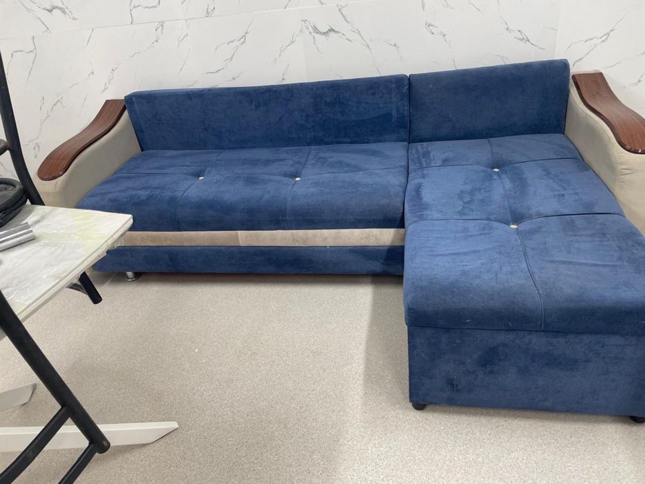 Угловой диван в отличном состоянии