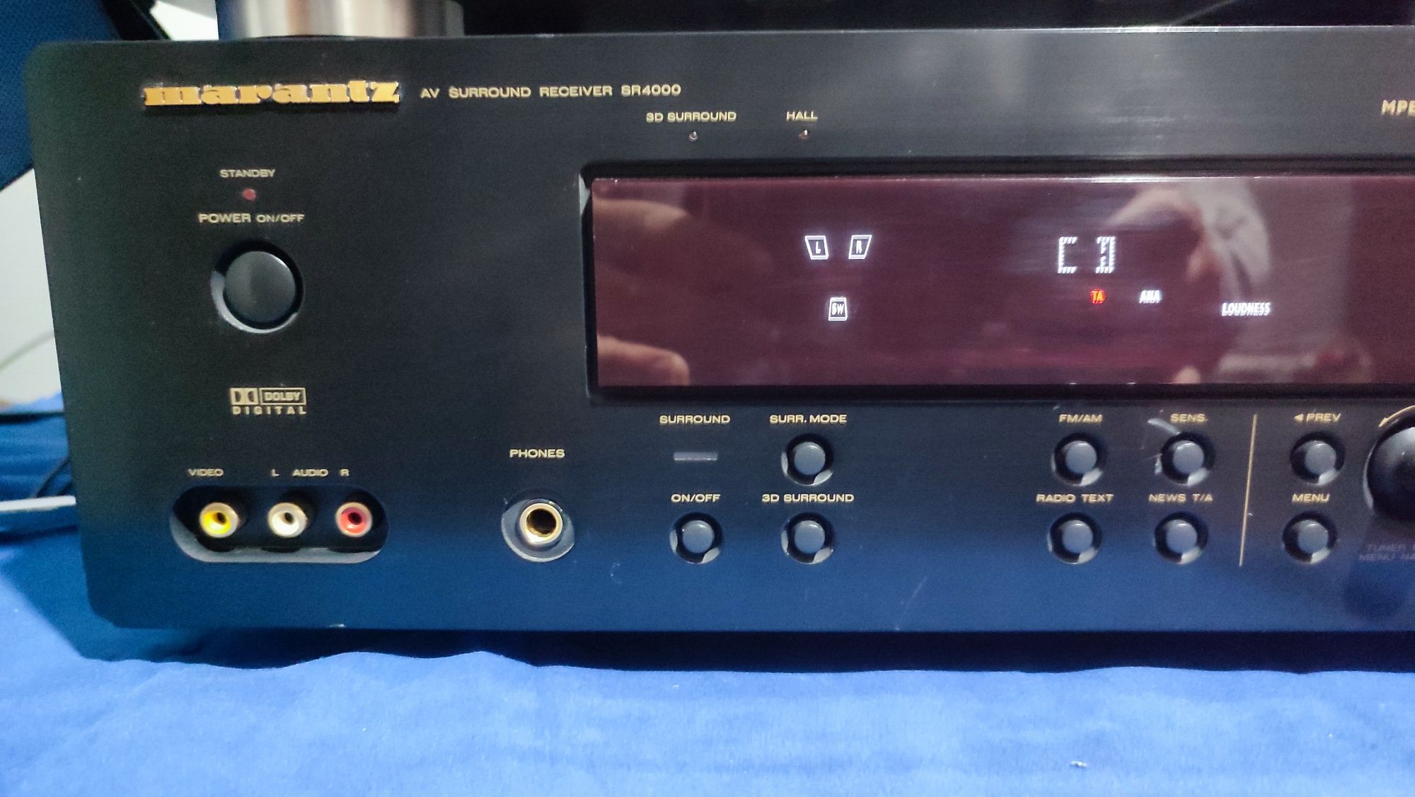 MARANTZ SR4000/N2B AV Receiver, funcționează numai în modul Stereo