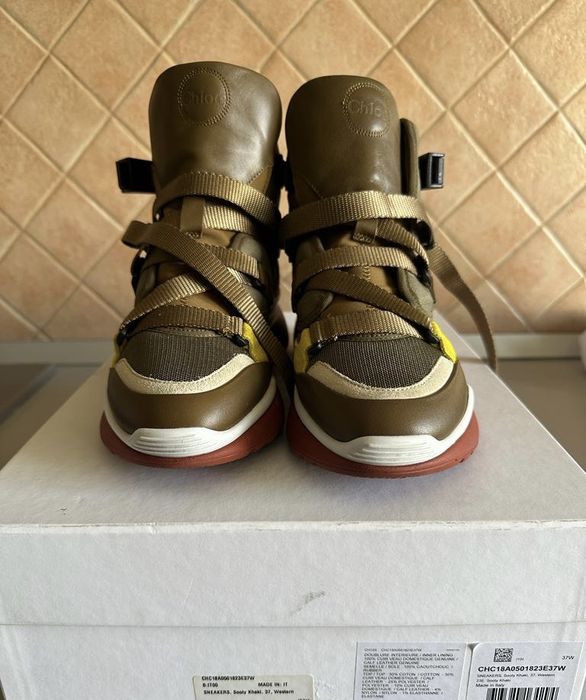 Vand ghete Chloe noi