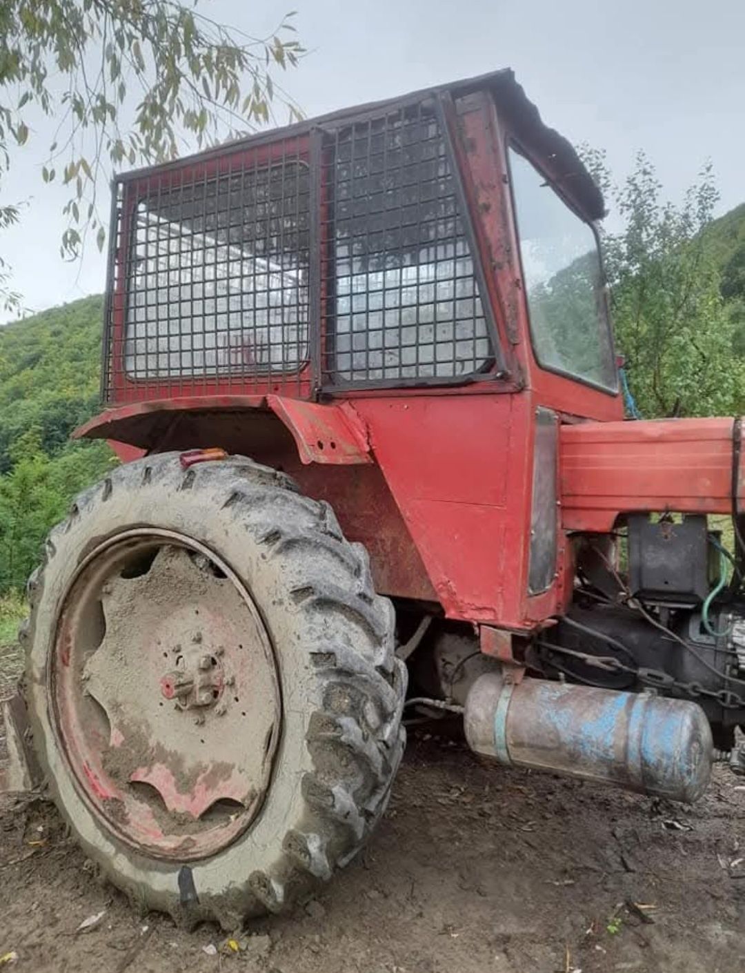 De vânzare tractor u 650 forestier