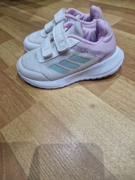 Adidasi Adidas masura 24 la doar 35 lei