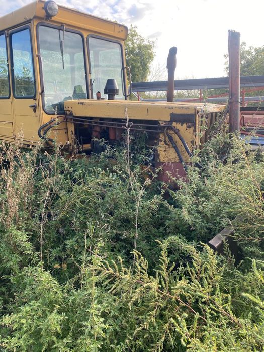 Трактор ДТ 75 на ходу