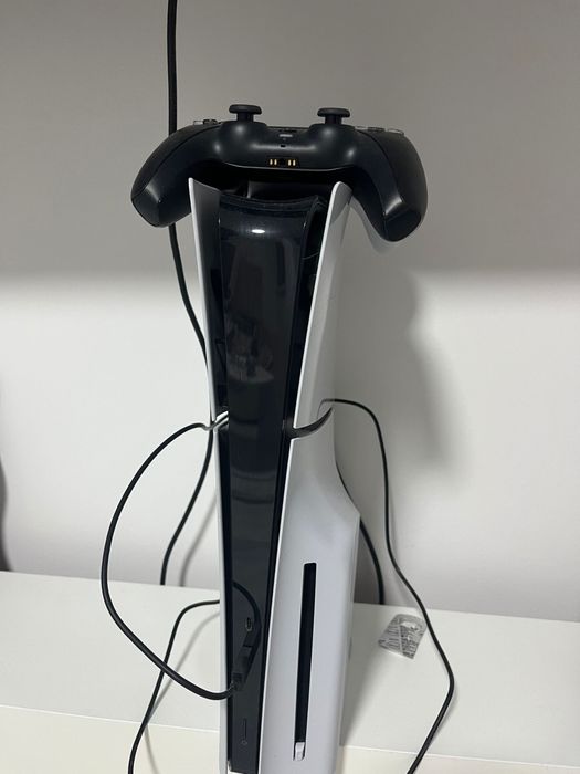 Play-Station 5 slim edition 1 TB + 2 controllere