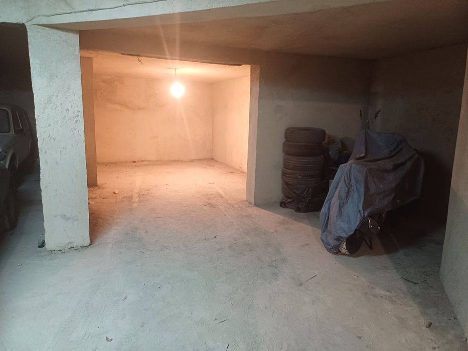 Гараж под наем ул.Дебър 7