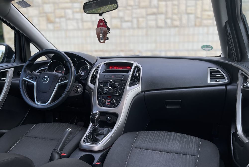 *Opel Astra Sports Tourer J~02.2011~1.7CDTI/6TRPTE/125cp~EURO5*