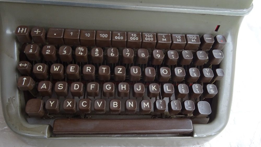 Masina de scris Optima (car mare)