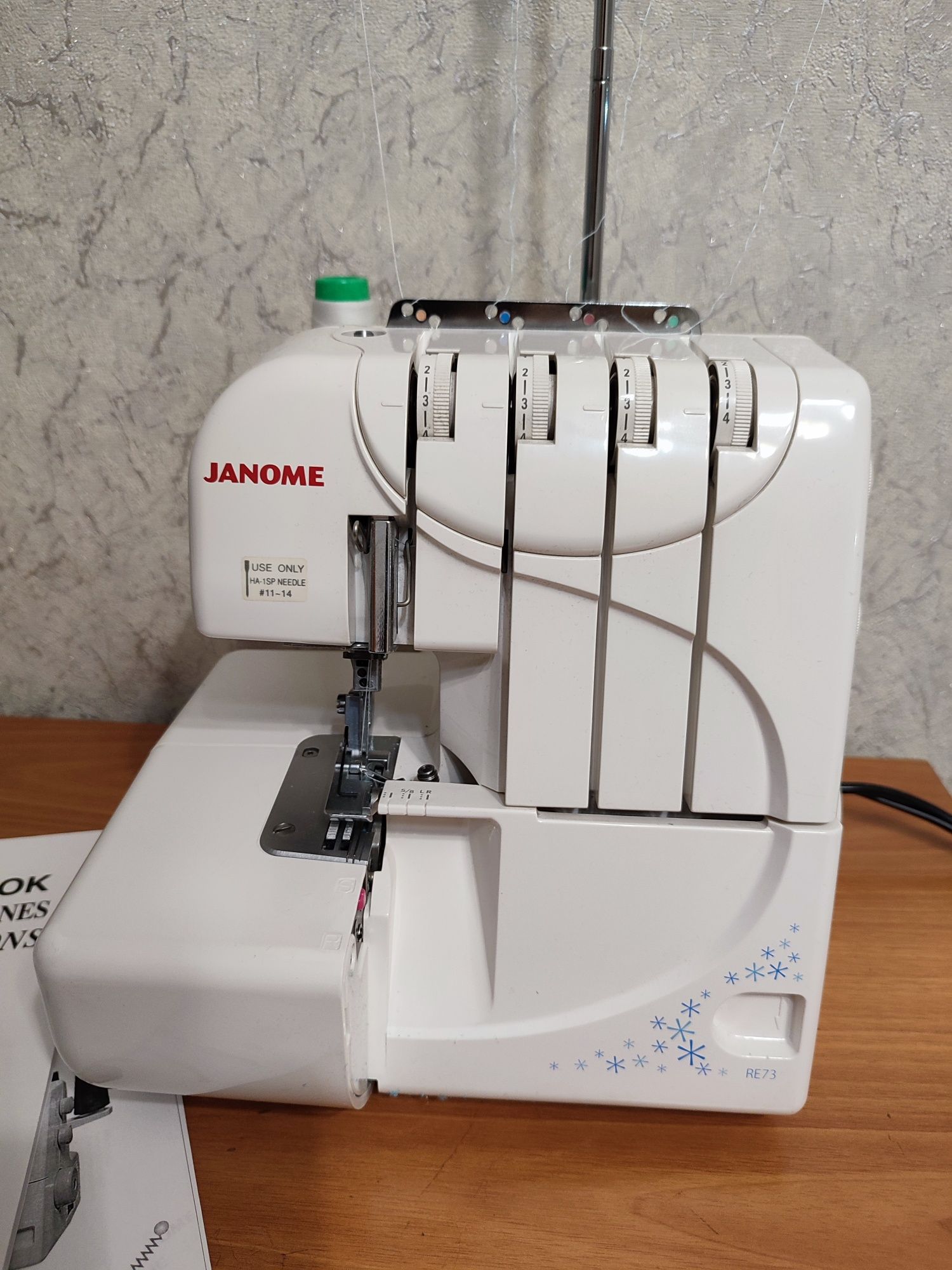 Оверлок 4-х ниточный Janome RE73