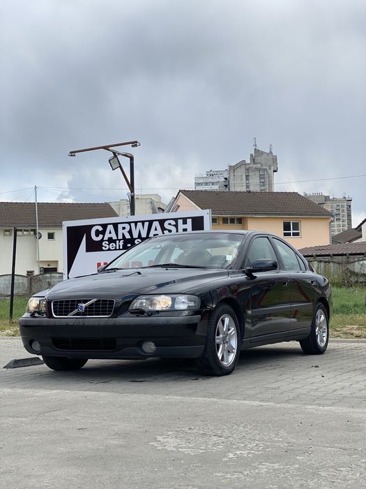 Volvo S60 2.4 Benzină 140 CP – 2004, cutie manuală