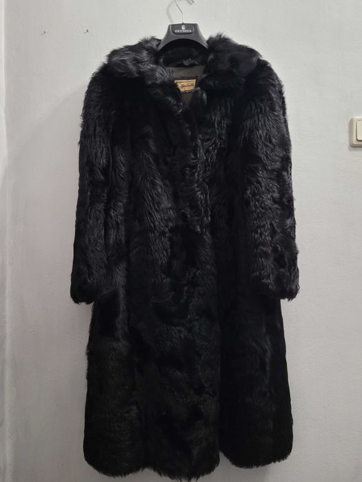 Blană naturală de miel (astrahan)