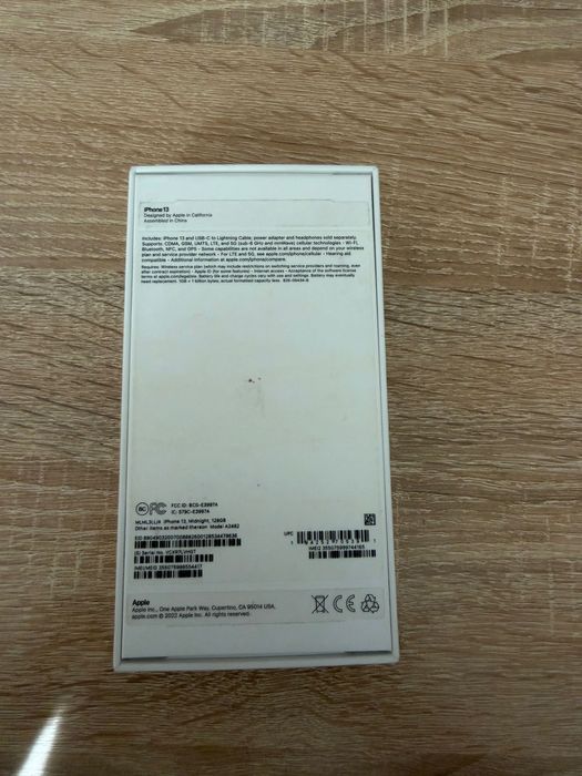 Продавам Айфон 13 128GB Тъмно син