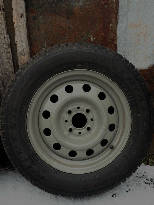 Продам зимние баллоны на штампах.