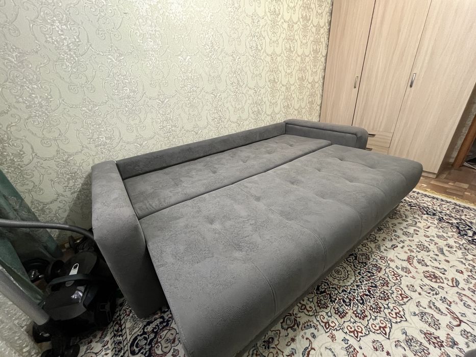 Продается диван (тахта).