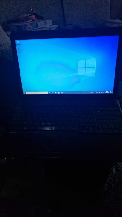 Laptop Thoshiba AMD E-350