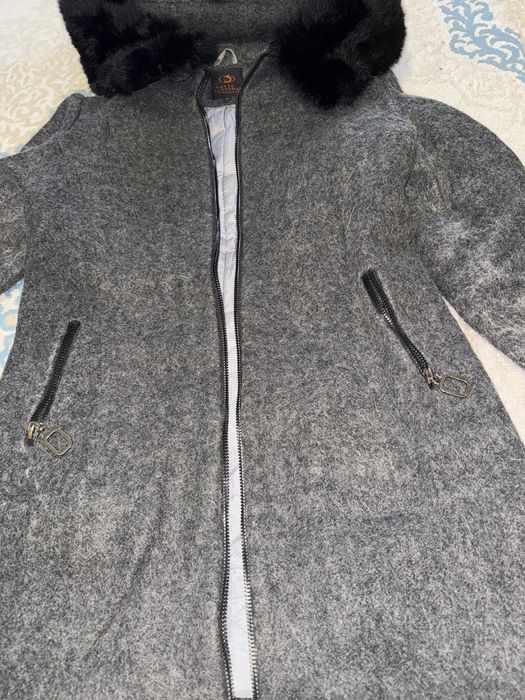 Пальто с капюшоном, в отличном состоянии