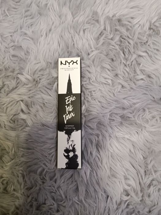 Tuș negru de la Nyx