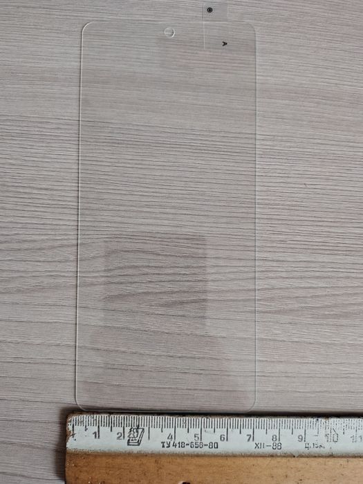 Стекла защитные на смартфон