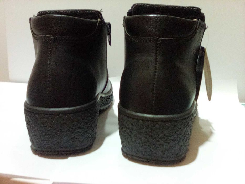 Шити и лепени кожени зимни обувки