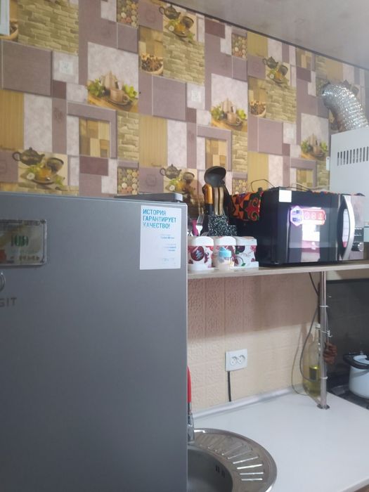 3 xonali kvartira sotiladi