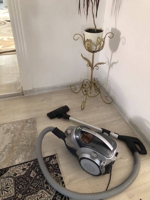 Пылесос хороший рабочий 12000 тенге цена